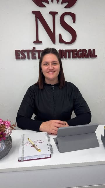 Cabina principal de masajes y tratamientos faciales con toallas suaves y luz cálida en Paraná